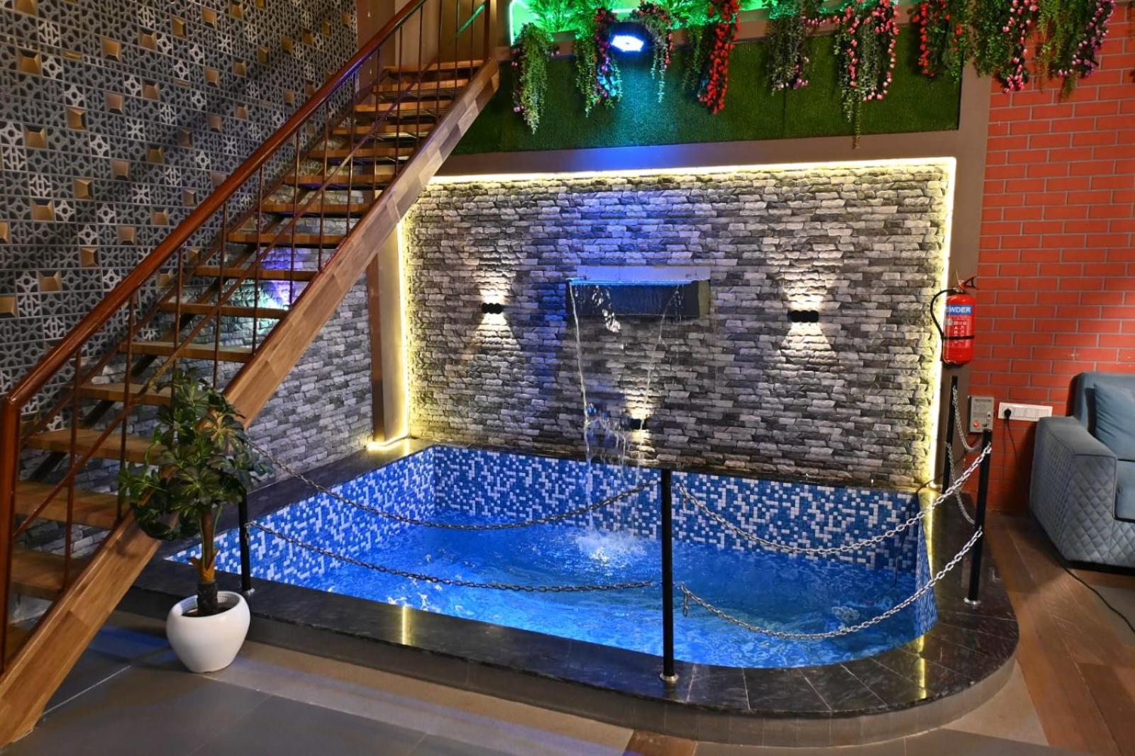 The Apple Tree Hotel Індаур Екстер'єр фото